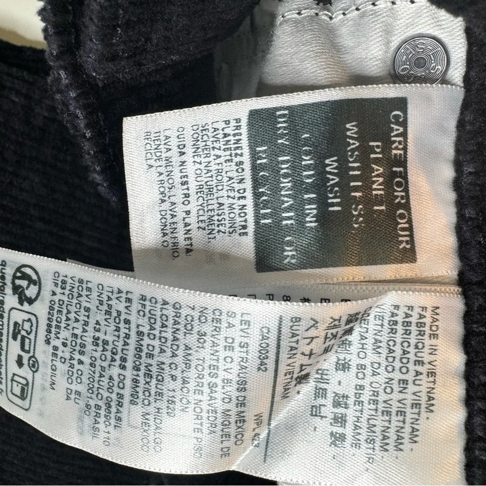 Levis 311 Shaping Skinny Corduroy Pants Black Midrise Jeans Women Sz 30x30 NEW